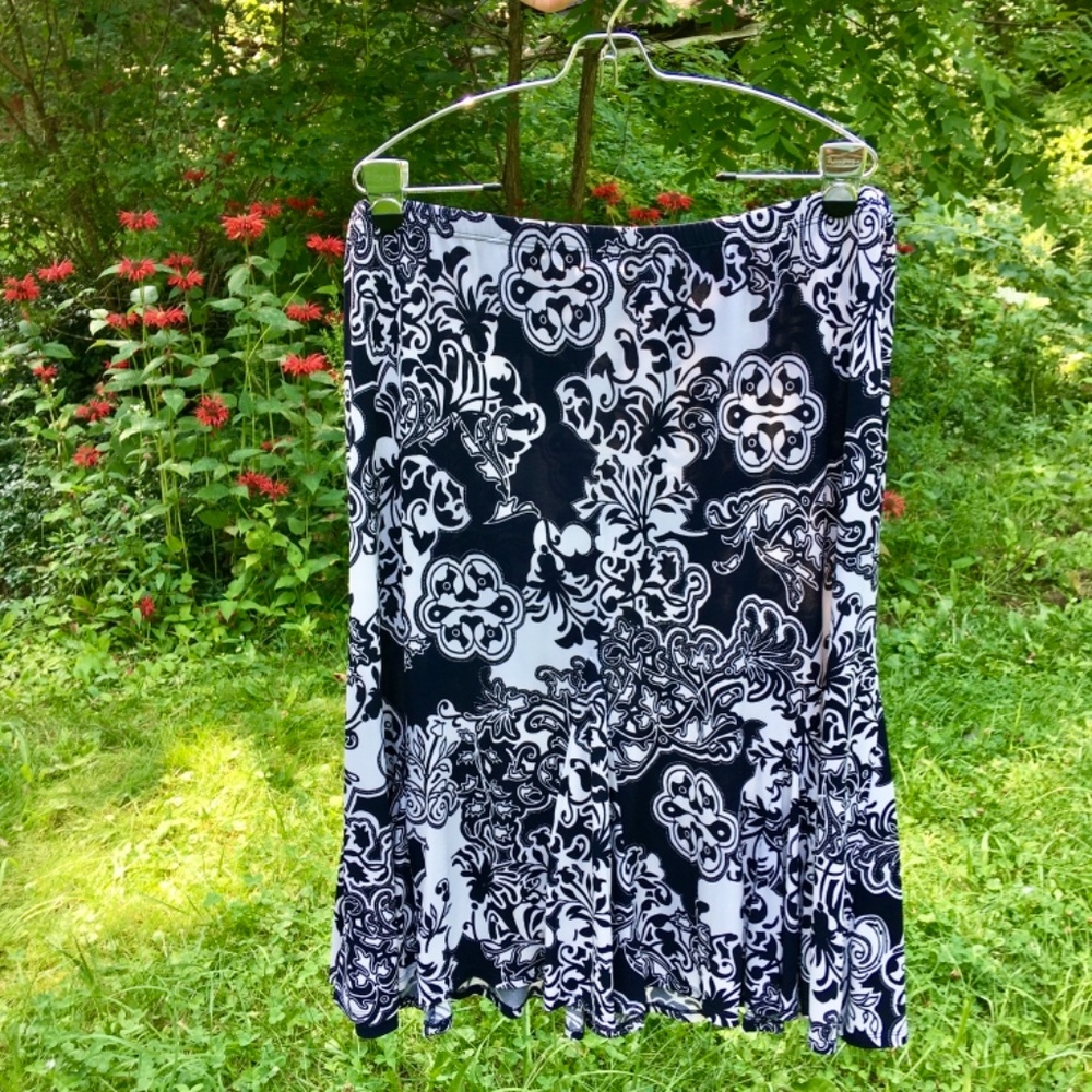 Laura Ashley Woman Black and White Skirt